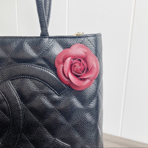 Camellia Flower Vegan Leather Magnetic Bag Charm - Picture 6 of 9